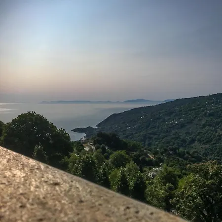 The 4diamonds Feriehus Áyios Dhimítrios